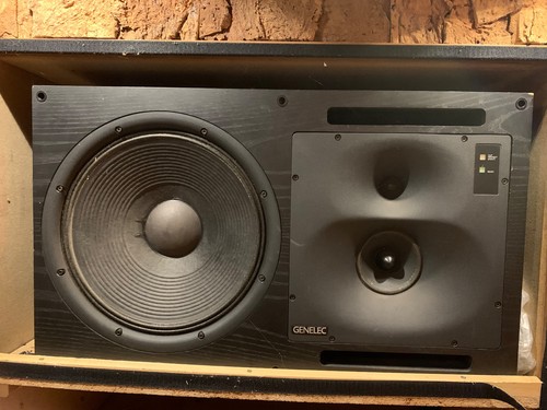 Enceintes genelec 1038 - 1038, a